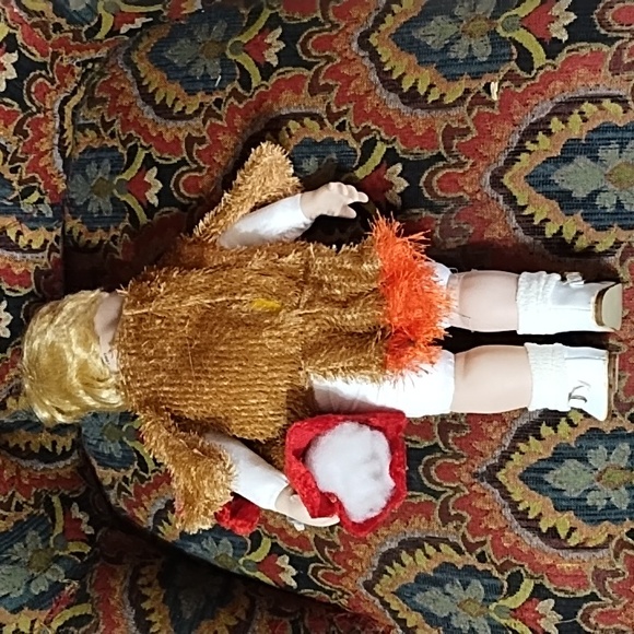 HELLO DOLLY Horrified QVC Vintage Ceramic Doll Remade In Chicken Costume - Picture 10 of 10